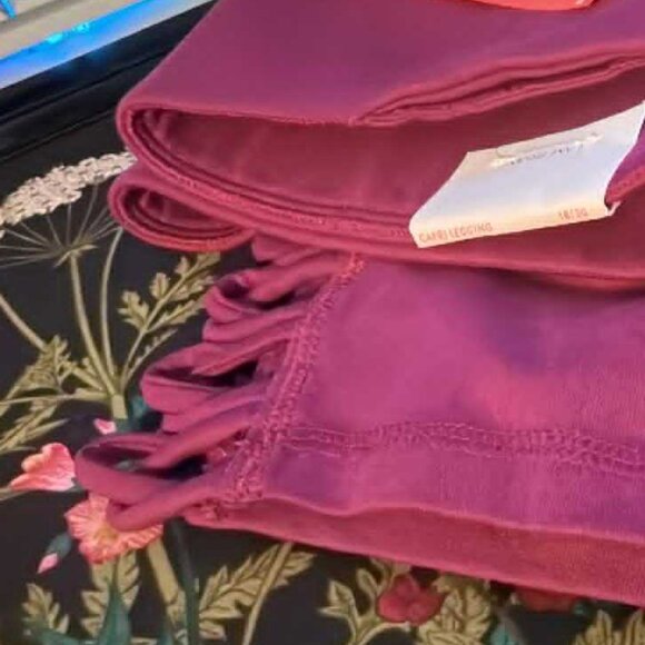 LIVI High-Rise Signature Stretch Capri Legging - Strappy Hem NEW W/tags - Picture 7 of 7